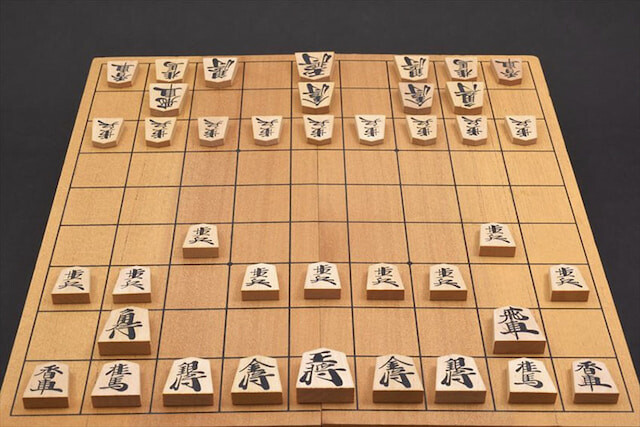 Cách chơi shogi cũng rất giống như chơi cờ vua